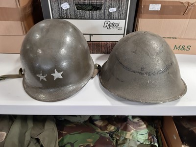 Lot 125 - Foreign military helmets