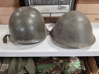 Lot 125 - Foreign military helmets