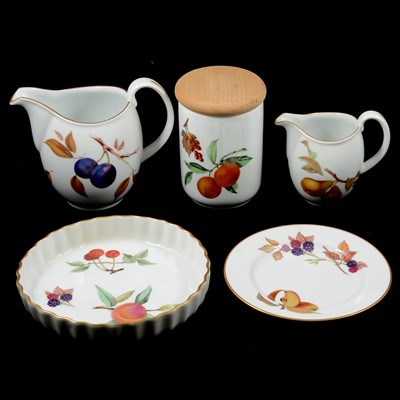 Lot 81 - Small quantity of Royal Worcester Evesham ware