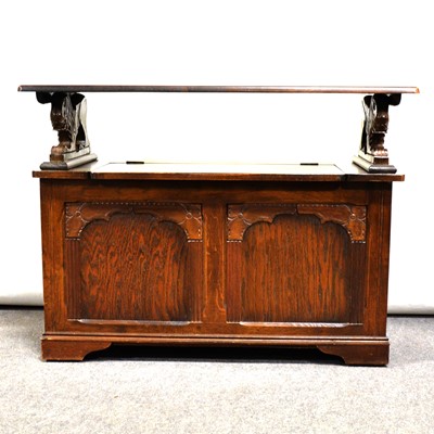 Lot 470 - Oak monks bench