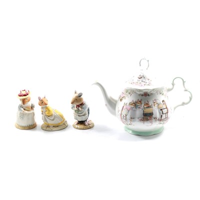 Lot 72 - Royal Doulton Brambly Hedge figurines, teapot, plates, cups, thimbles and ornaments.