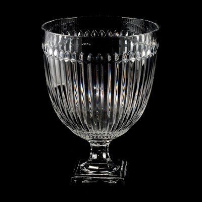 Lot 149 - Ralph Lauren - A large contemporary Marion clear crystal glass vase.