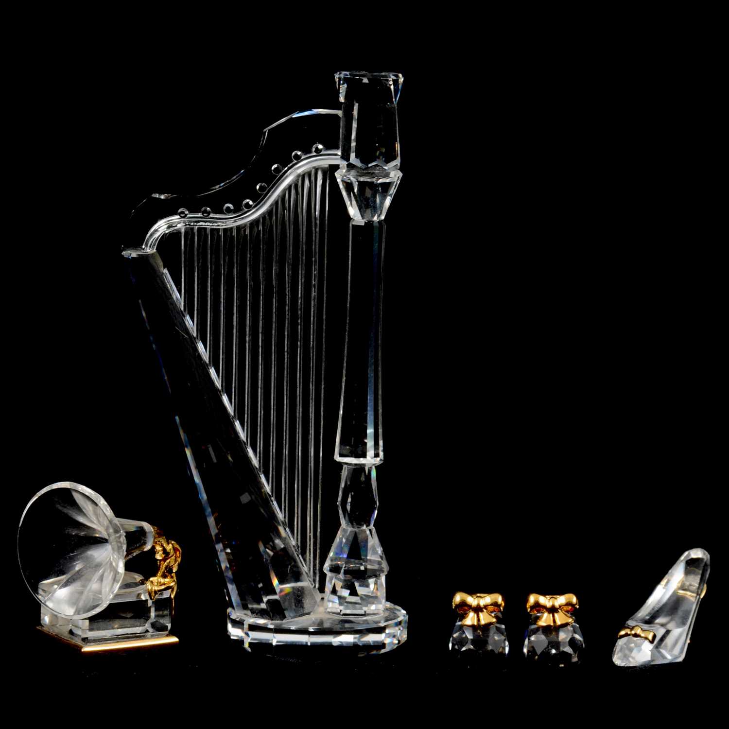 Lot 120 - Swarovski Crystal ornaments, pen, earrings and an Ekko pendant and chain.