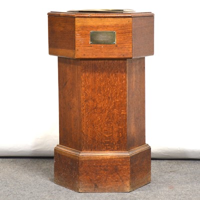 Lot 113 - Small oak hexagonal font/ pedestal