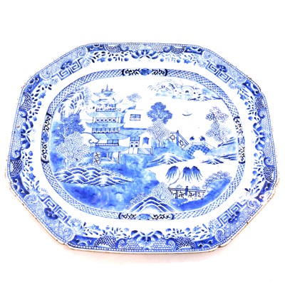 Lot 32 - Chinese blue and white export porcelain meat plate, Quinlong