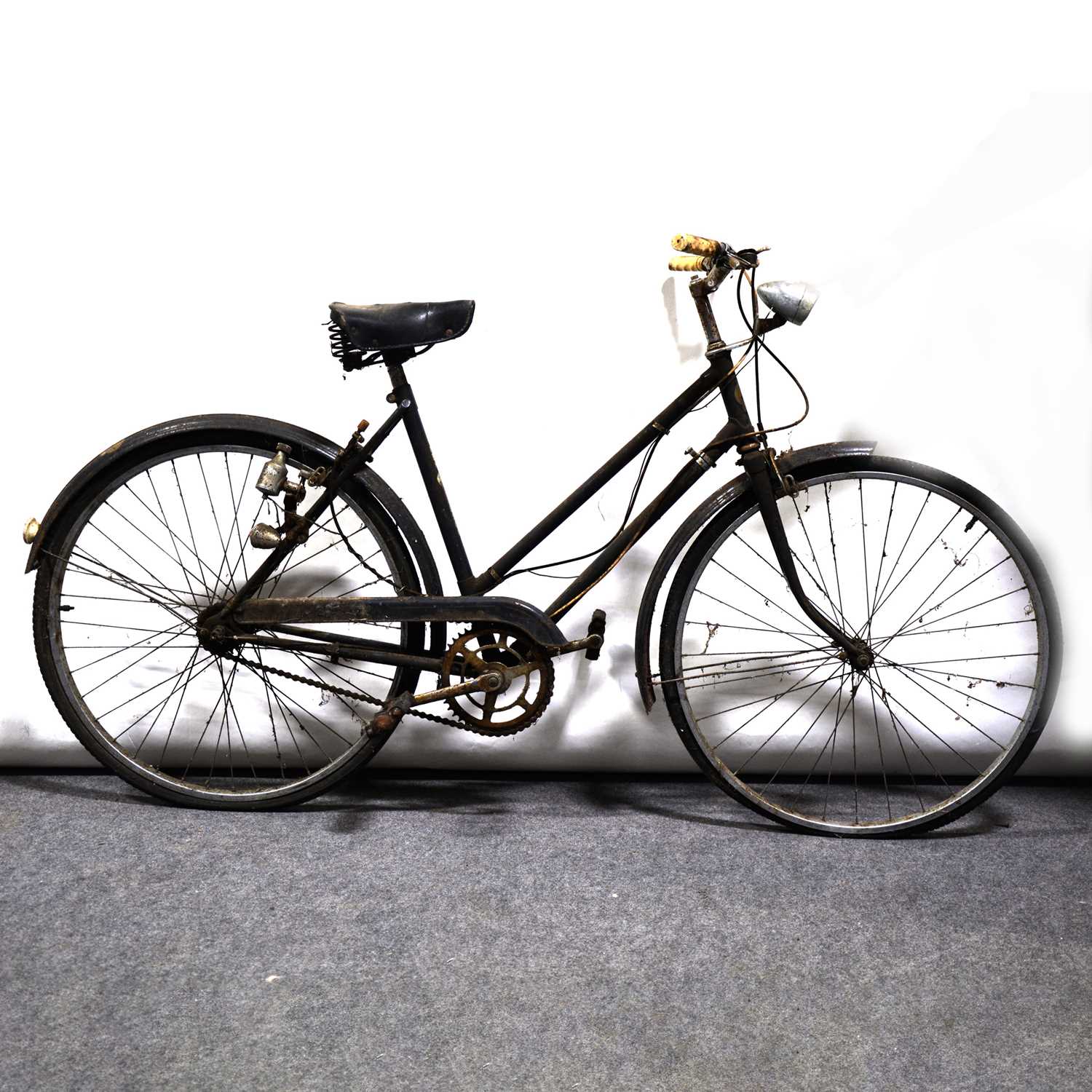 Lot 512 New Hudson vintage bicycle