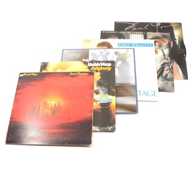 Lot 162 - Collection of vinyl records, singles, and LPs