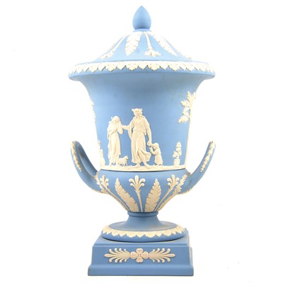 Lot 49 - Wedgwood 250th Anniversary of Josiah Wedgwood FRS large lidded urn vase.