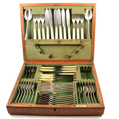 Lot 194 - Canteen of plated cutlery