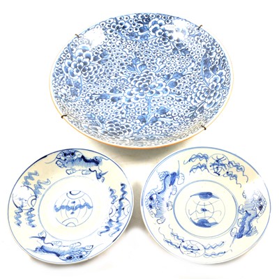 Lot 62 - Asian blue and white charger, and a pair of Chinese plates
