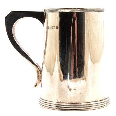 Lot 292 - A plain silver tankard, Hukin & Heath Ltd, Birmingham 1943.