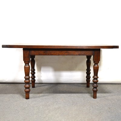 Lot 554 - Haselbech oak dining table