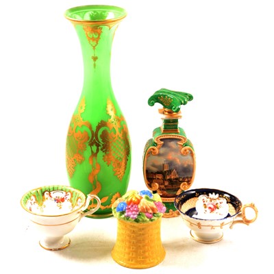 Lot 66 - Small collection of decorative glassware