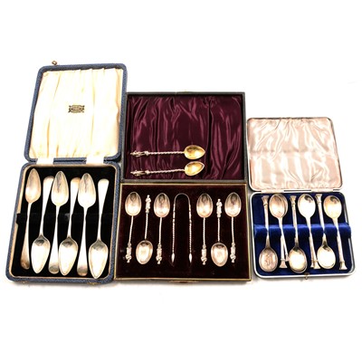 Lot 309 - Set of six silver grapefruit spoons, possibly  Sydney Hall & Co, Sheffield 1938, and other flatware.