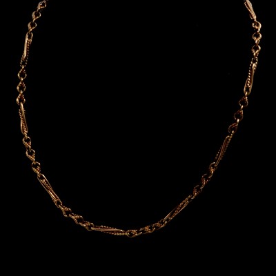 Lot 289 - A 9 carat yellow gold fancy chain link necklace.