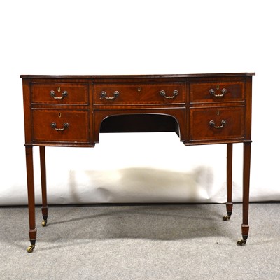 Lot 305 - Small bowfront mahogany sideboard/ sidetable