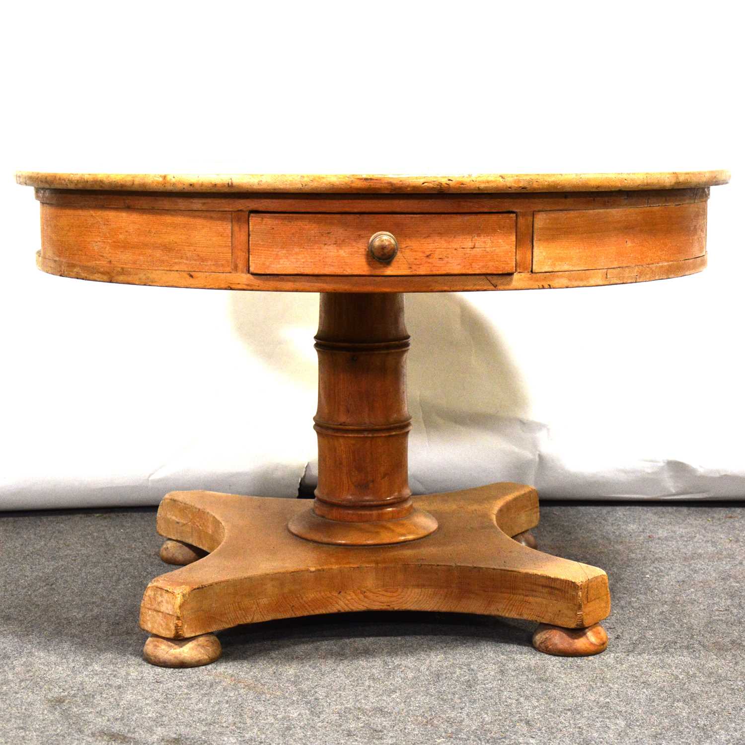 Lot 414 - Pine drum top rent table