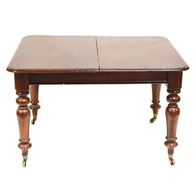 Lot 364 - Victorian mahogany pull-out dining table