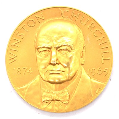 Lot 328b - Winston Churchill 1874-1965 - a 9 carat yellow gold commemorative medal.