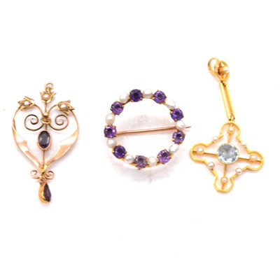 Lot 194 - An amethyst and pearl brooch and two pendants.