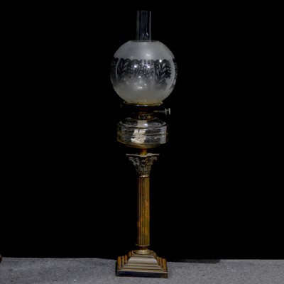 Lot 468 - Victorian brass oil lamp with Corinthian column