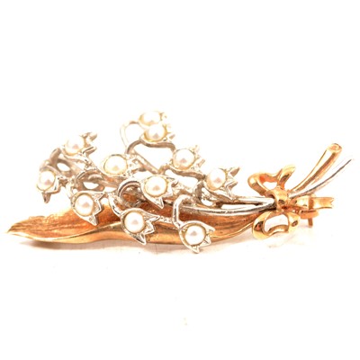 Lot 179 - A 9 carat yellow and white gold Lily Of The Valley brooch.