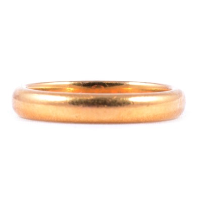 Lot 109 - A 22 carat gold wedding band.