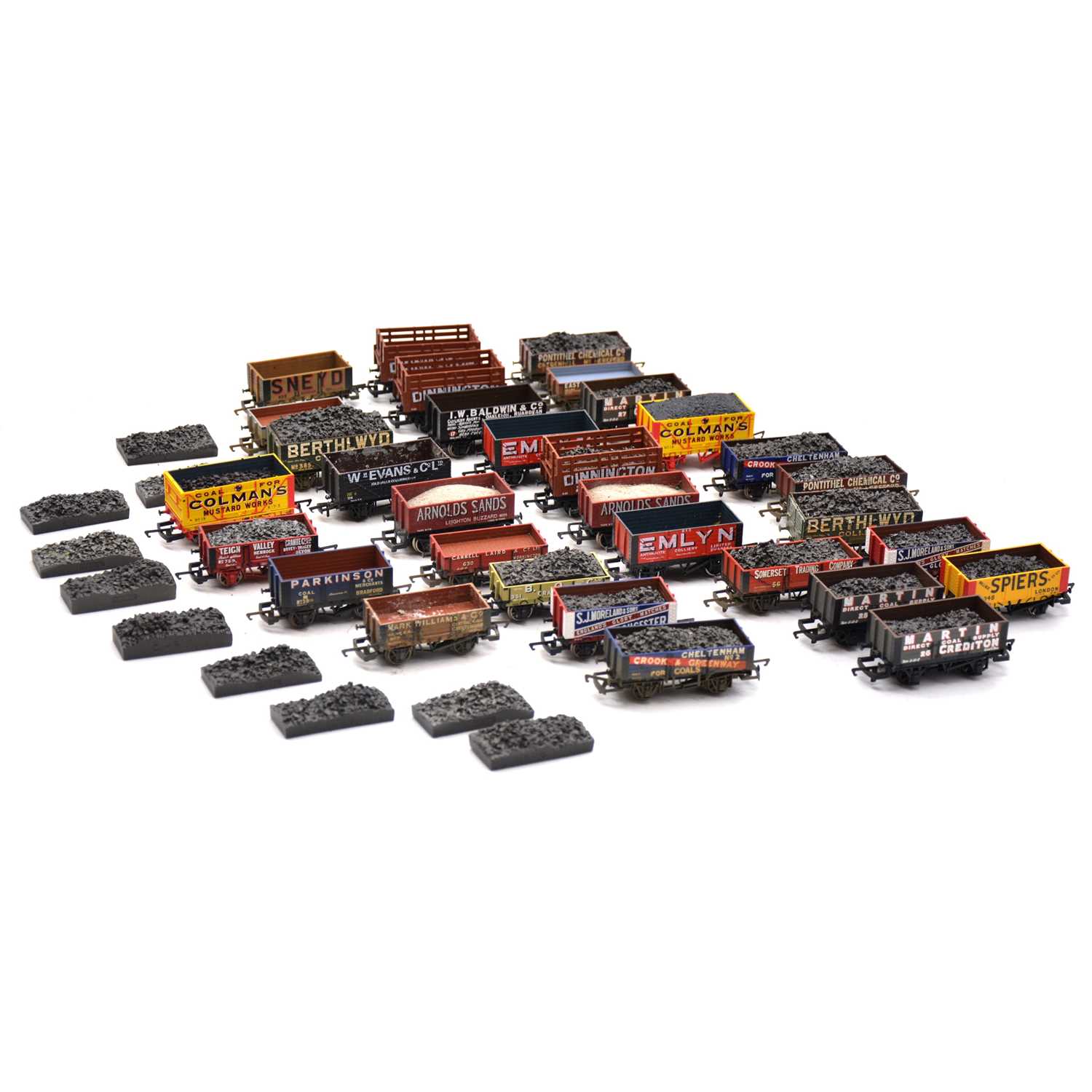 Lot 295 - Thirty-two Hornby OO gauge freight wagons