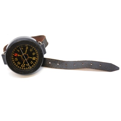 Lot 209 - German Luftwaffe armband compass