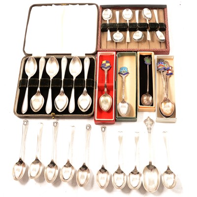 Lot 186 - A collection of silver teaspoons