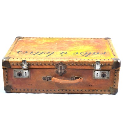 Lot 402 - Vintage case