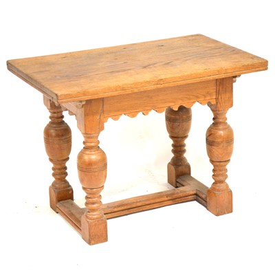 Lot 438 - Light oak side table