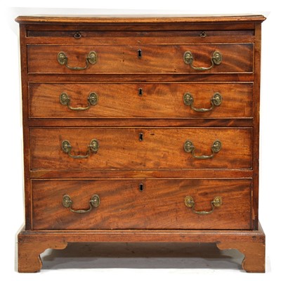 Lot 395 - George III mahogany bachelors' chest