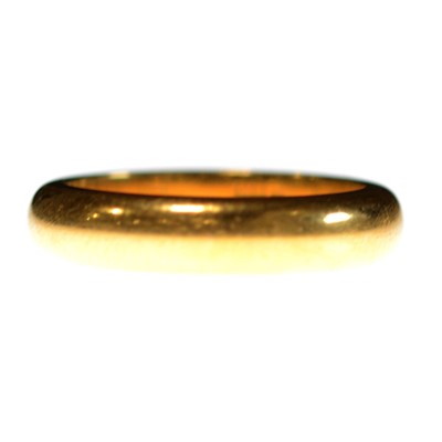 Lot 108 - A 22 carat gold wedding band.