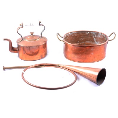 Lot 156 - Copper kettle, oval pan and a hunting horn.