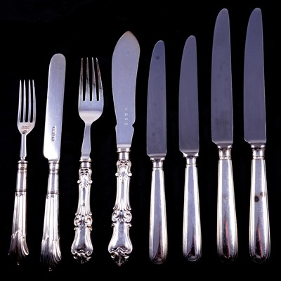 Lot 77 - Set of six silver bladed dessert knives and forks, other silver handled cutlery