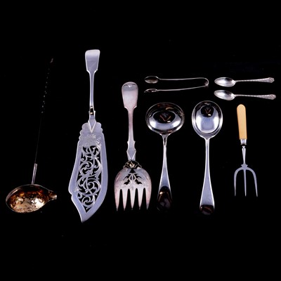 Lot 292 - Set of twelve silver teaspoons and tongs, cased, toddy ladle and other silver plated cutlery