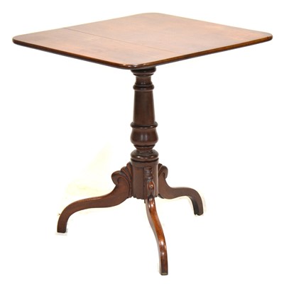 Lot 482 - Victorian mahogany pedestal table