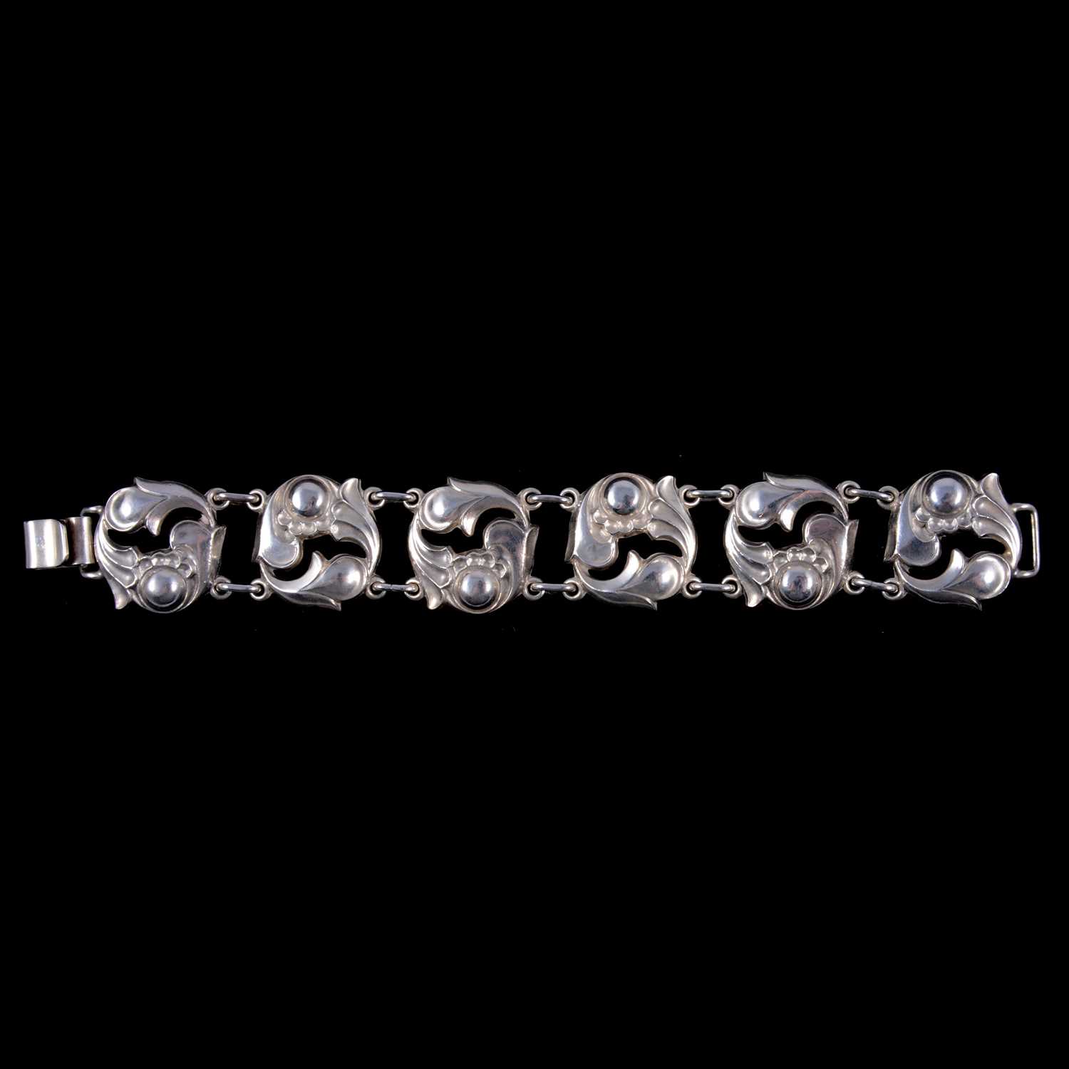 Lot 318 - Georg Jensen Inc. USA - a silver bracelet number 140.