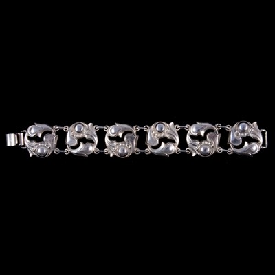 Lot 318 - Georg Jensen Inc. USA - a silver bracelet number 140.