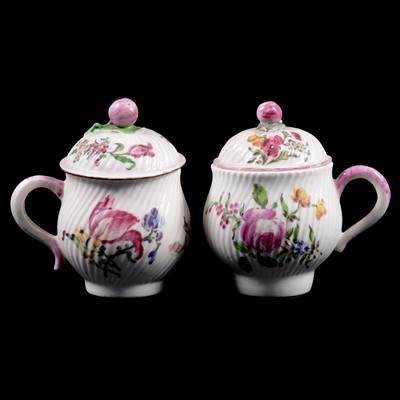 Lot 15 - Pair of Mennecy porcelain custard cups (or pot à jus).