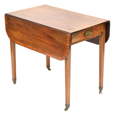 Lot 426 - 19th Century mahogany Pembroke table