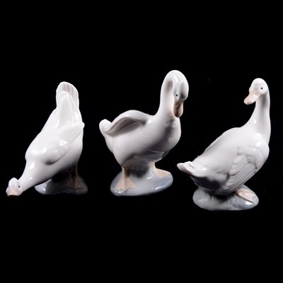 Lot 94 - Eight various Nao Geese figurines