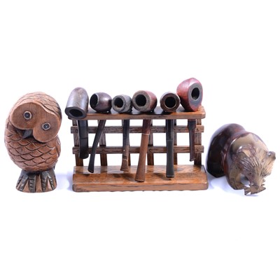 Lot 80 - Box of smoker's pipes, carved wooden figures, brackets, etc