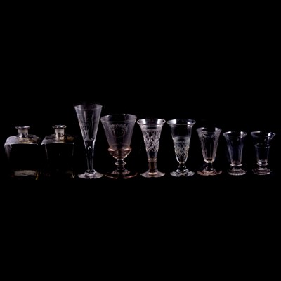 Lot 44 - A small collection of glassware