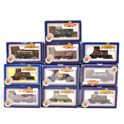 Lot 161 - Ten Bachmann OO gauge wagons, boxed, some in incorrect boxes