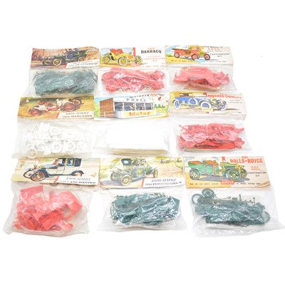 Lot 18 - Airfix 1/32 scale model cars and motor racing accessories, in sealed bags