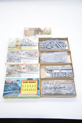 Lot 109 - Fifteen Airfix OO gauge model railway wagon kits and trackside buildings, boxed