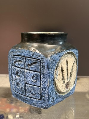 Lot 58 - Alison Brigden for Troika Pottery, a textured Marmalade pot