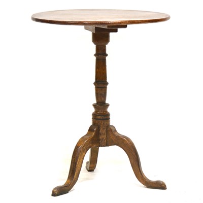 Lot 426 - Victorian oak tripod table